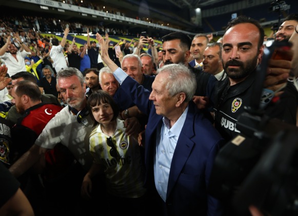 Aziz Yıldırım, yeniden Fenerbahçe başkanlığına seçildi