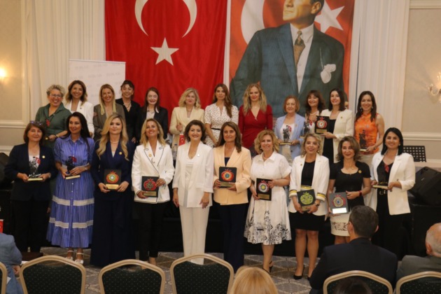 BUİKAD’da bayrak değişimi