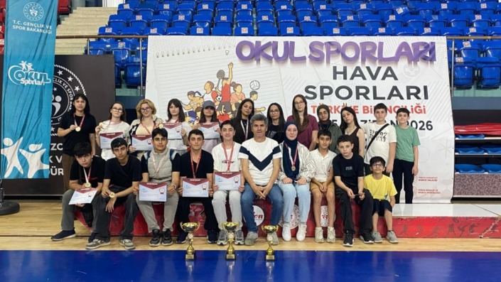 Orhangazili gençler zirveyi bırakmıyor