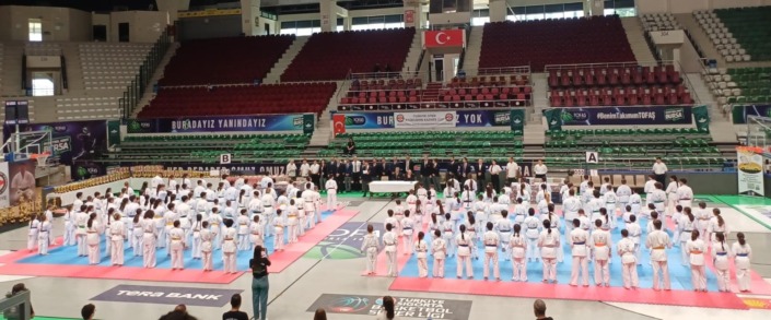 180 sporcu, Bursa Kyokushin Kupası’nda buluştu