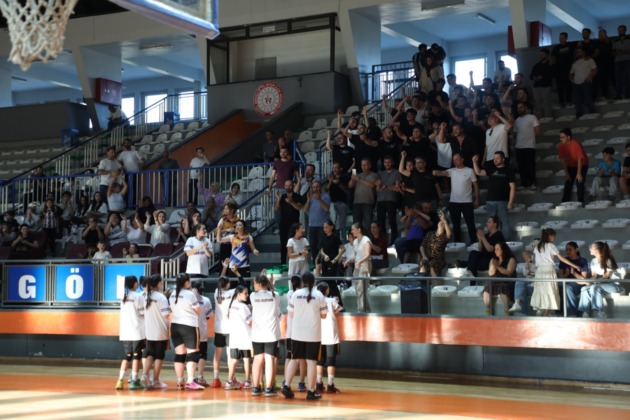 İnegöl Belediyespor U12 Kız Basketbol Takımı Bursa üçüncüsü