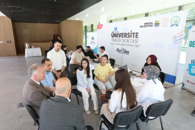 İnegöl Belediyesi’nden öğrencilere ücretsiz danışmanlık
