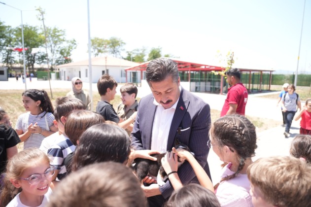 Yenişehir’de miniklerden can dostlara ziyaret