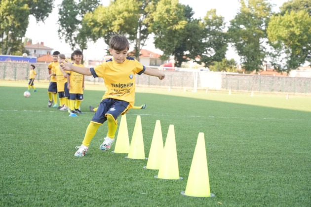 Yenişehir’de yaz spor okulu heyecanı başladı