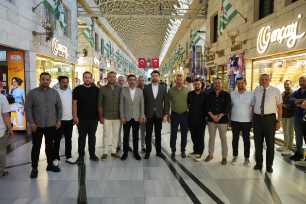 Bursaspor Başkanı Enes Çelik esnafla bir araya geldi
