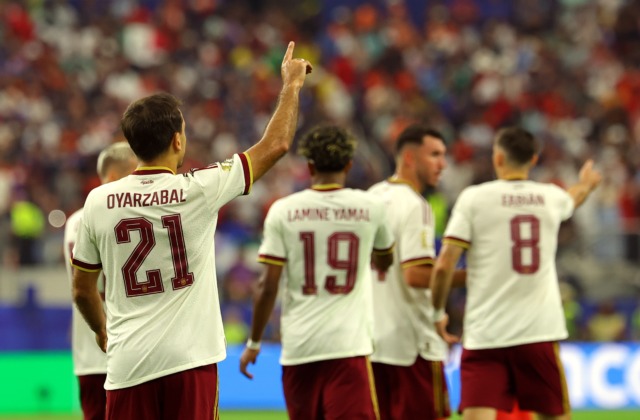 İlk finalist İspanya!