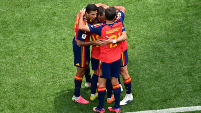 İspanya yarı finalde!