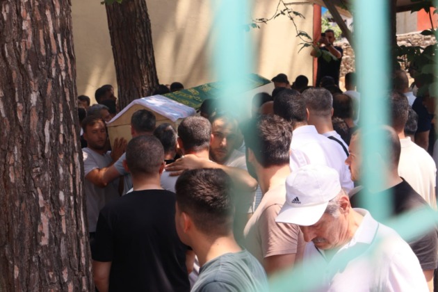 Anahtar Parti’nin acı günü: Sezer çifti toprağa verildi