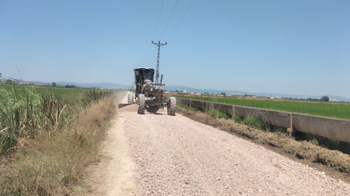 Karacabey’de kırsalda yol seferberliği