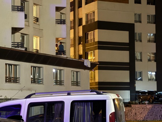 Tartıştığı kadını 5’inci kattan attı!