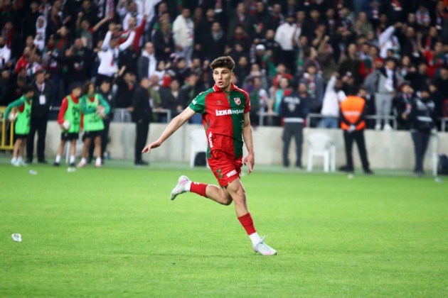 Karşıyaka, 3 oyuncuyla yollarını ayırıyor