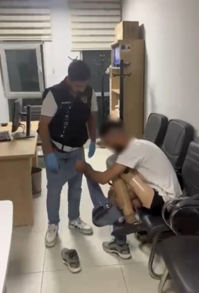 Protez bacağından uyuşturucu çıktı