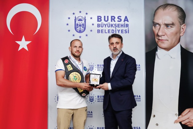 Bursalı Güreşçi Dünya Şampiyonu