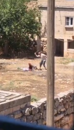 Yaşlı annesini sopa ile öldüresiye dövdü