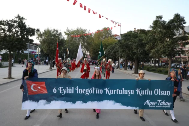 İnegöl’ün kurtuluşunun 104. yılında coşkulu kutlama