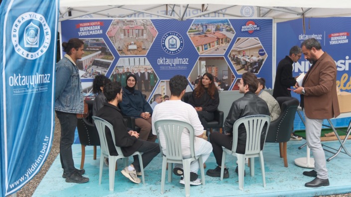 Yıldırım Belediyesi, üniversite öğrencilerinin yanında