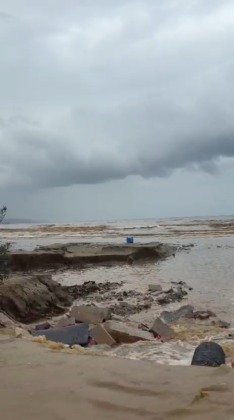 Mudanya’yı sağanak vurdu