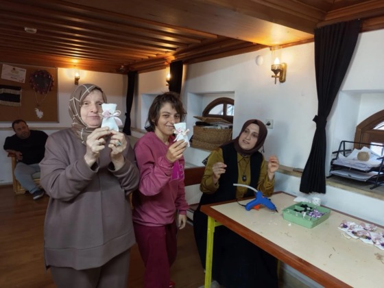 Engelsiz Yaşam Merkezi’nde renkli atölye