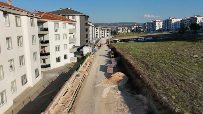 İnegöl’de kaldırım çalışmaları sürüyor