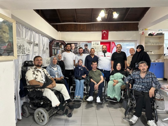 BİR PEMBE YUMURTAYLA BAŞLAYAN HAYAL