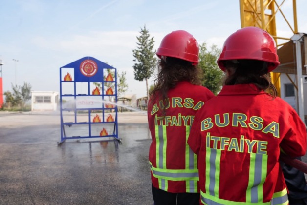 Bursa İtfaiyesi’nden çocuklara yangın güvenliği eğitimi