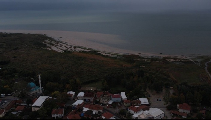 İznik Gölü çamura bulandı