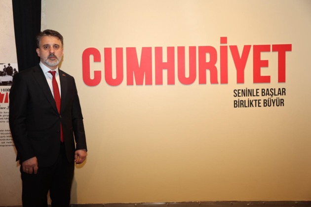 Cumhuriyet Sergisi ziyarete açıldı