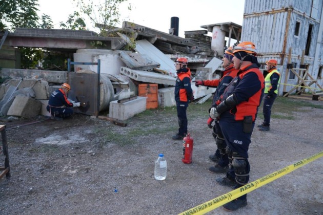 Bursa AFAD Arama ve Kurtarma Birliği’nin ulusal akreditasyon sınavı başarıyla tamamlandı