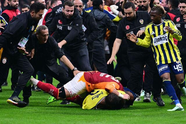 Derbi dünya basınında: Vahşi Batı sahneleri!